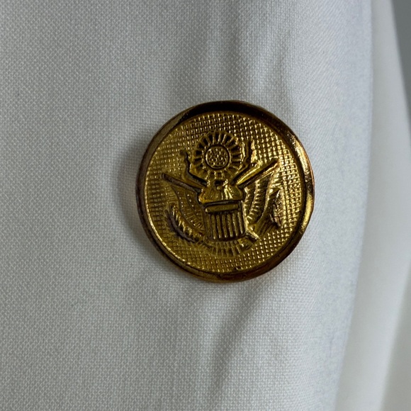 DKNY White Double-Breasted Blazer with Gold Crest Buttons – Size 8 - Picture 3 of 7
